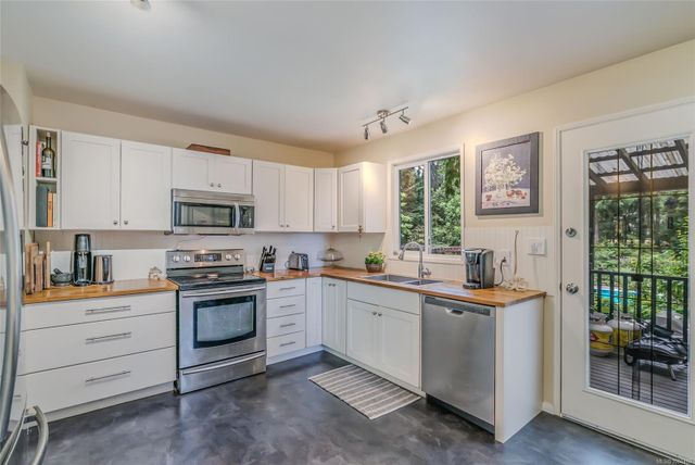 6863-eastwind-upper-lantzville-nanaimo-10 at 6863 Eastwind Drive, Upper Lantzville, Nanaimo