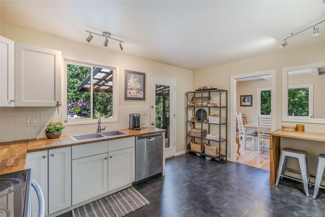 6863-eastwind-upper-lantzville-nanaimo-11 at 6863 Eastwind Drive, Upper Lantzville, Nanaimo