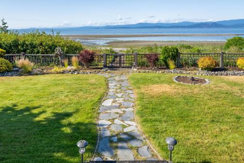 1489 Admiral Tryon Boulevard, French Creek, Parksville/Qualicum photo number 2