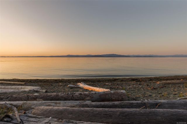 Beachfront at 1489 Admiral Tryon Boulevard, French Creek, Parksville/Qualicum
