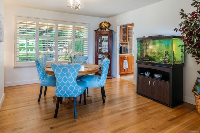 Eating Area at 1489 Admiral Tryon Boulevard, French Creek, Parksville/Qualicum