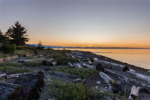 Oceanfront at 1489 Admiral Tryon Boulevard, French Creek, Parksville/Qualicum