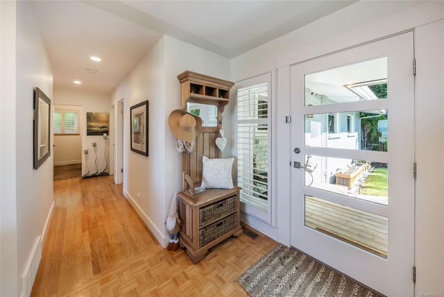 Entryway at 1489 Admiral Tryon Boulevard, French Creek, Parksville/Qualicum
