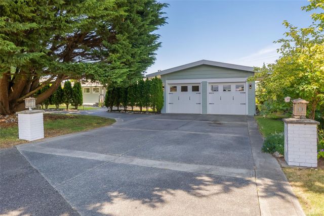 Garage  at 1489 Admiral Tryon Boulevard, French Creek, Parksville/Qualicum