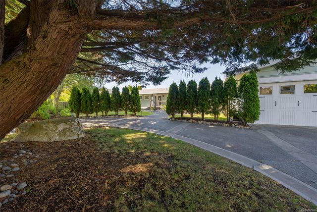 Garden at 1489 Admiral Tryon Boulevard, French Creek, Parksville/Qualicum