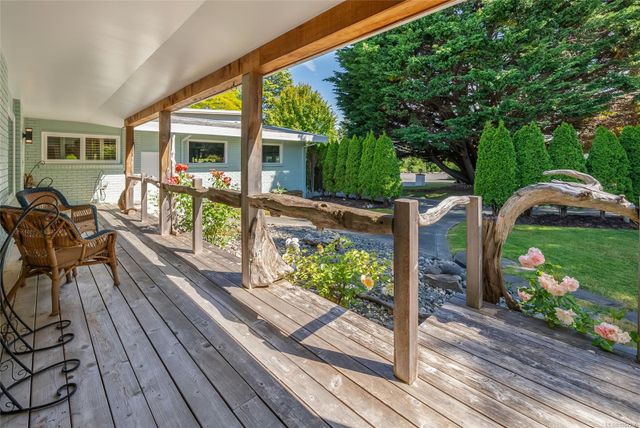 Porch at 1489 Admiral Tryon Boulevard, French Creek, Parksville/Qualicum