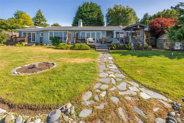 Garden and Walkway at 1489 Admiral Tryon Boulevard, French Creek, Parksville/Qualicum