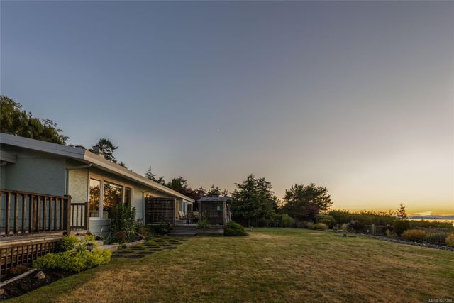 Garden at 1489 Admiral Tryon Boulevard, French Creek, Parksville/Qualicum