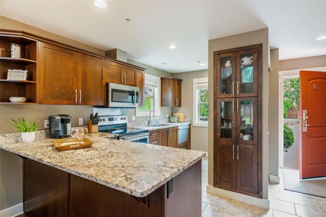 1130-resort-parksville-parksvillequalicum-04 at 219 - 1130 Resort Drive, Parksville, Parksville/Qualicum