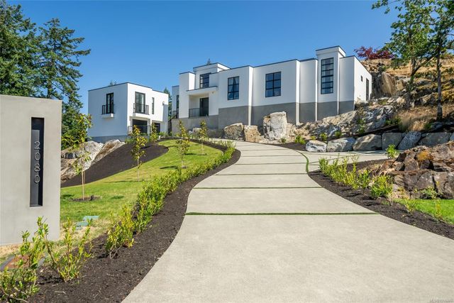Exterior Home and Driveway at 2080 Rolston Place, Nanoose, Parksville/Qualicum Exterior Home and Driveway at 2080 Rolston Place, Nanoose, Parksville/Qualicum