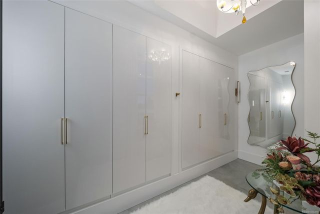 Walk in Closet at 2080 Rolston Place, Nanoose, Parksville/Qualicum Walk in Closet at 2080 Rolston Place, Nanoose, Parksville/Qualicum