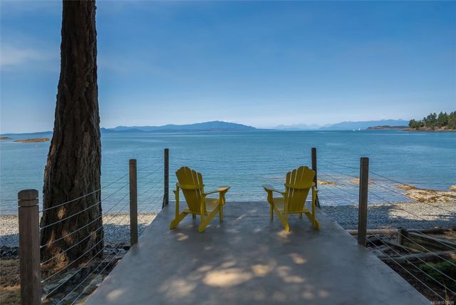 Walk on Waterfront Nanoose Bay at 1558 Haida Way, Nanoose, Parksville/Qualicum