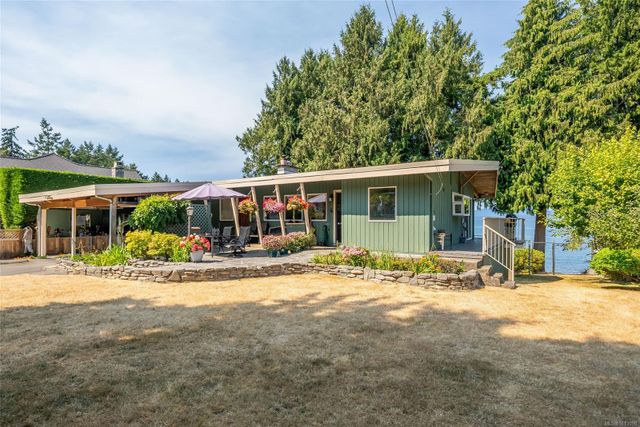 Nestled in Nature at 1558 Haida Way, Nanoose, Parksville/Qualicum