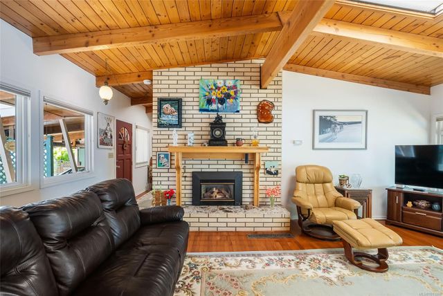 Fireplace and Living Area at 1558 Haida Way, Nanoose, Parksville/Qualicum