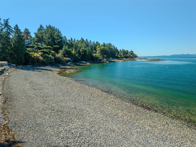 Beach Frontage at 1558 Haida Way, Nanoose, Parksville/Qualicum