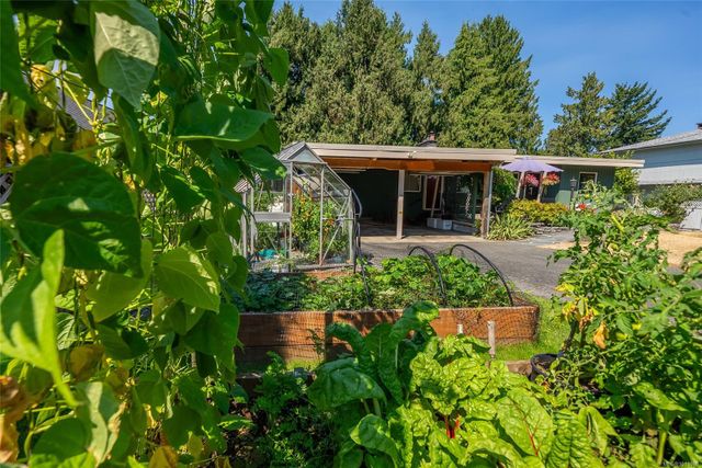 Gardens at 1558 Haida Way, Nanoose, Parksville/Qualicum