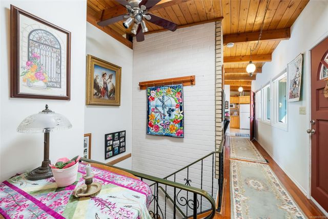 Hallway at 1558 Haida Way, Nanoose, Parksville/Qualicum