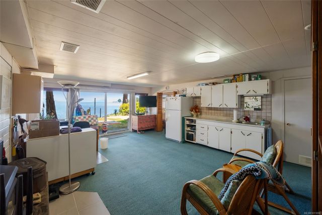 Flexible Spaces at 1558 Haida Way, Nanoose, Parksville/Qualicum