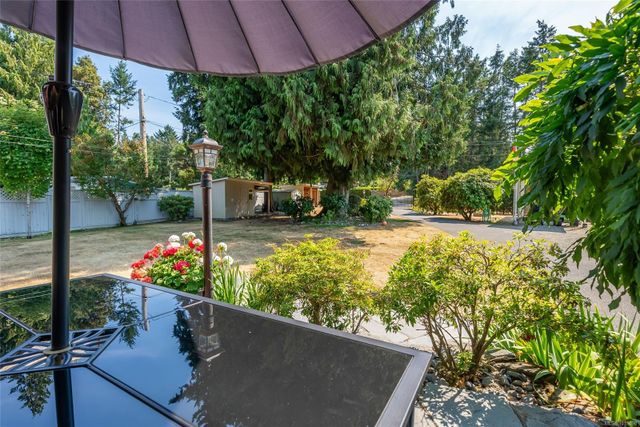 Outdoor Seating at 1558 Haida Way, Nanoose, Parksville/Qualicum