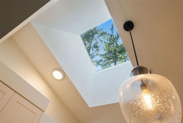 1135-resort-parksville-parksvillequalicum-08 at 17 - 1135 Resort Drive, Parksville, Parksville/Qualicum