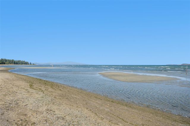 1135-resort-parksville-parksvillequalicum-19 at 17 - 1135 Resort Drive, Parksville, Parksville/Qualicum