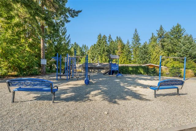 1135-resort-parksville-parksvillequalicum-22 at 17 - 1135 Resort Drive, Parksville, Parksville/Qualicum