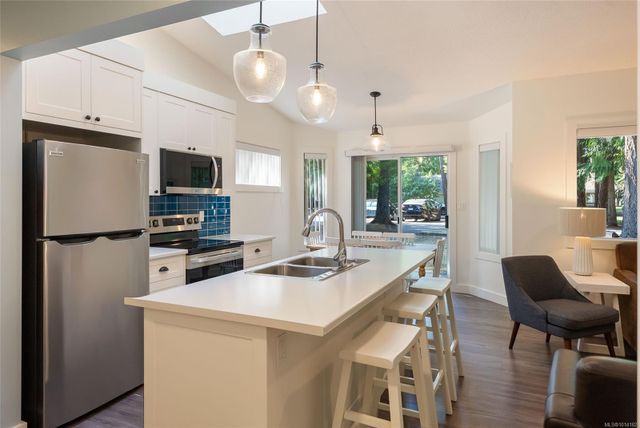 1135-resort-parksville-parksvillequalicum-29 at 17 - 1135 Resort Drive, Parksville, Parksville/Qualicum