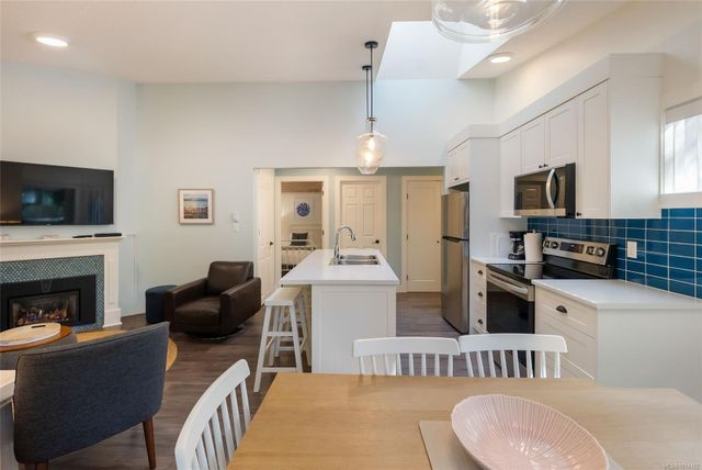 1135-resort-parksville-parksvillequalicum-32 at 17 - 1135 Resort Drive, Parksville, Parksville/Qualicum