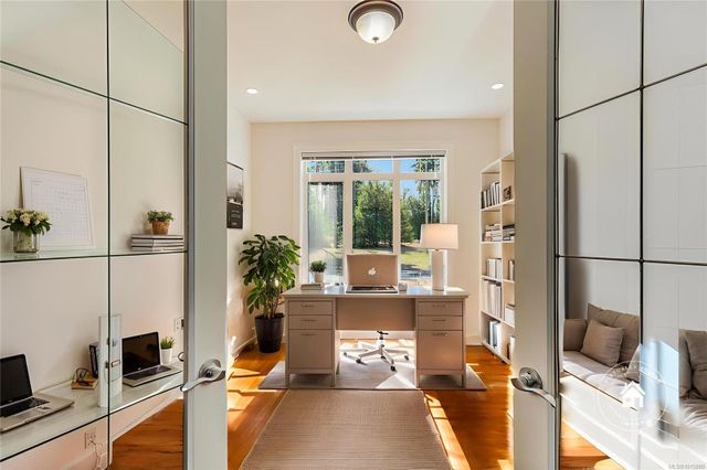 Tranquil Office Retreat at 1075 Cinnamon Sedge Way, Nanoose, Parksville/Qualicum