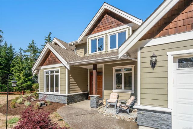 Front Porch and Entryway at 1075 Cinnamon Sedge Way, Nanoose, Parksville/Qualicum Front Porch and Entryway at 1075 Cinnamon Sedge Way, Nanoose, Parksville/Qualicum