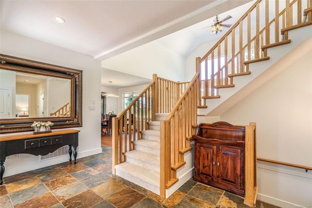 Stairway at 1075 Cinnamon Sedge Way, Nanoose, Parksville/Qualicum Stairway at 1075 Cinnamon Sedge Way, Nanoose, Parksville/Qualicum