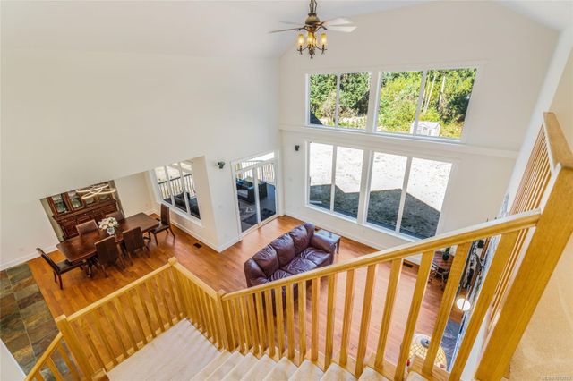 Open to Below Area at 1075 Cinnamon Sedge Way, Nanoose, Parksville/Qualicum Open to Below Area at 1075 Cinnamon Sedge Way, Nanoose, Parksville/Qualicum