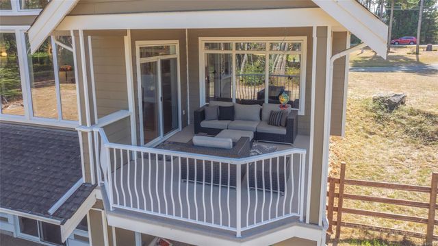 Balcony at 1075 Cinnamon Sedge Way, Nanoose, Parksville/Qualicum Balcony at 1075 Cinnamon Sedge Way, Nanoose, Parksville/Qualicum