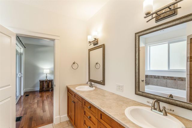 Bathroom at 1075 Cinnamon Sedge Way, Nanoose, Parksville/Qualicum Bathroom at 1075 Cinnamon Sedge Way, Nanoose, Parksville/Qualicum