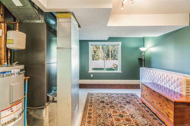 Entryway at 1075 Cinnamon Sedge Way, Nanoose, Parksville/Qualicum