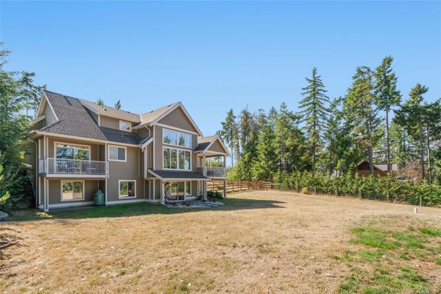 Back Garden Area at 1075 Cinnamon Sedge Way, Nanoose, Parksville/Qualicum