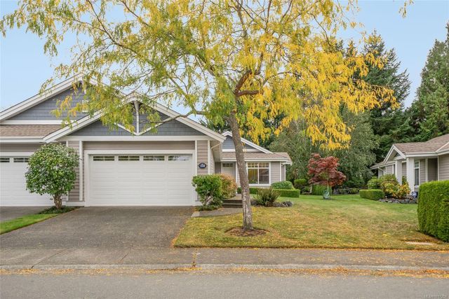 Garage and Street View at 1358 Saturna Drive, Craig Bay (Parksville), Parksville/Qualicum