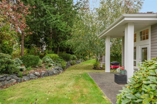 Garden at 1358 Saturna Drive, Craig Bay (Parksville), Parksville/Qualicum