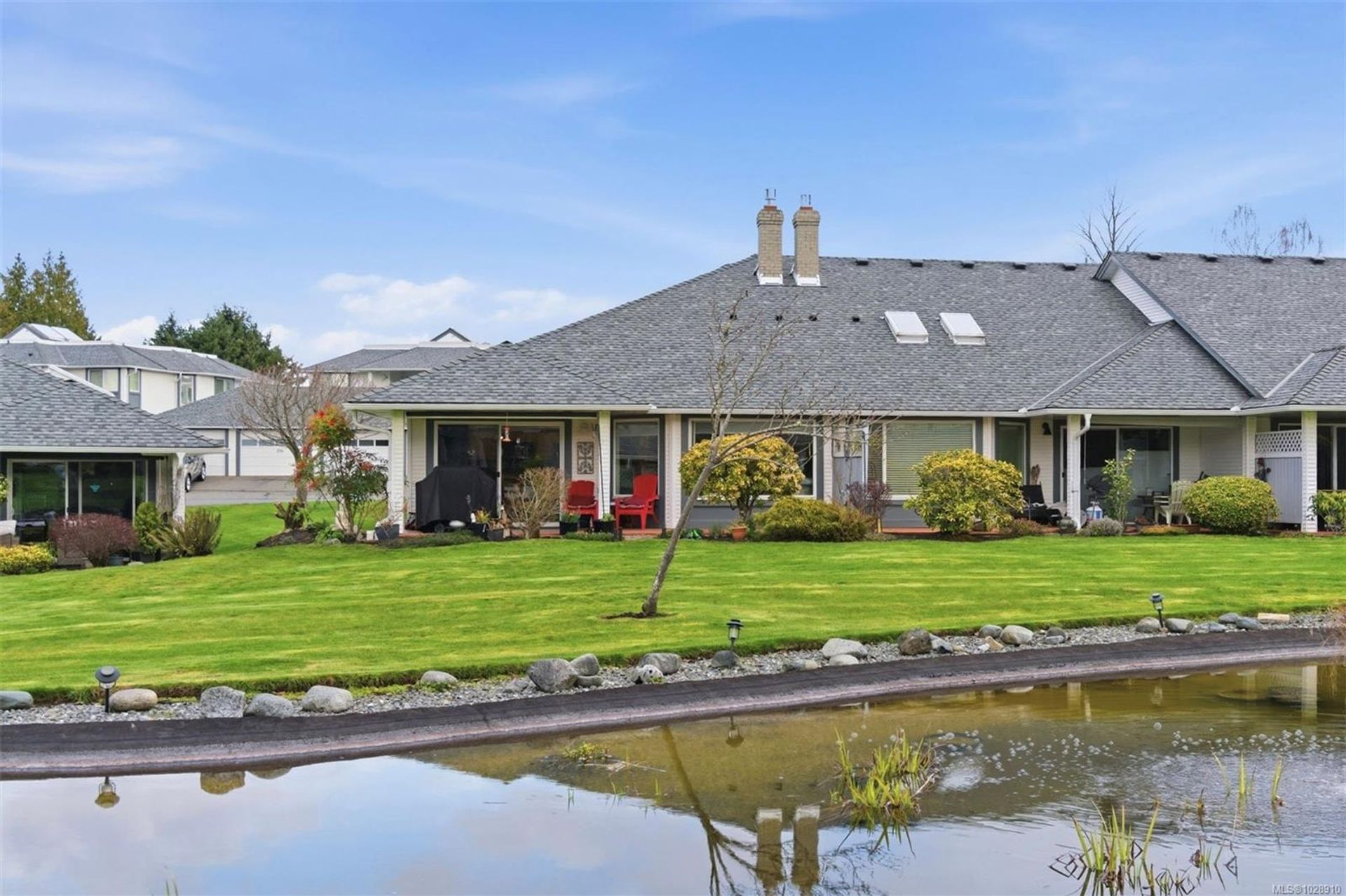 207 - 330 N Dogwood Street, Parksville, Parksville/Qualicum photo number 1