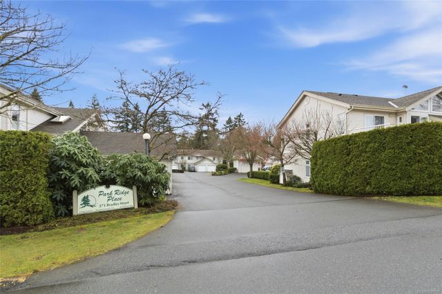 571-bradley-central-nanaimo-nanaimo-03 at 9 - 571 Bradley Street, Central Nanaimo, Nanaimo