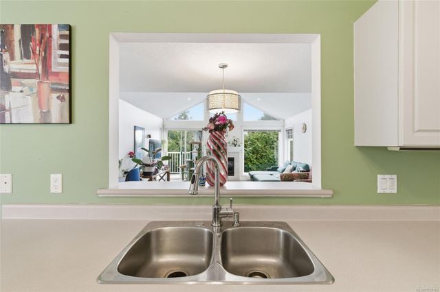 571-bradley-central-nanaimo-nanaimo-05 at 9 - 571 Bradley Street, Central Nanaimo, Nanaimo