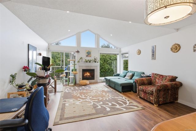 571-bradley-central-nanaimo-nanaimo-06 at 9 - 571 Bradley Street, Central Nanaimo, Nanaimo