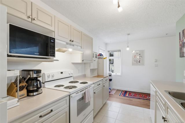 571-bradley-central-nanaimo-nanaimo-08 at 9 - 571 Bradley Street, Central Nanaimo, Nanaimo