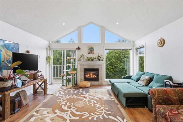 571-bradley-central-nanaimo-nanaimo-10 at 9 - 571 Bradley Street, Central Nanaimo, Nanaimo