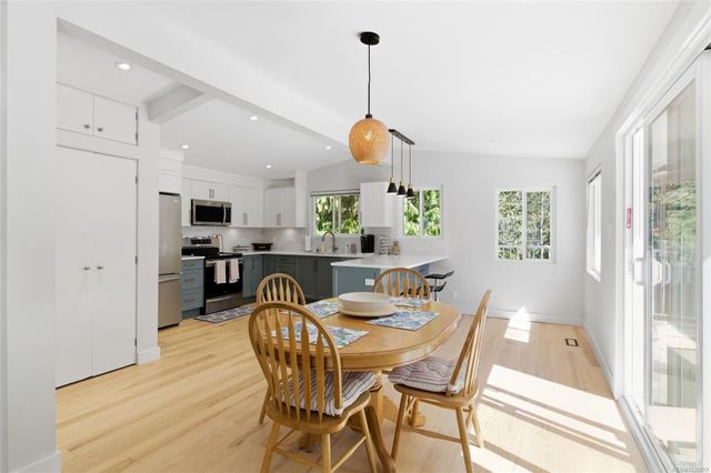 1805-deerborne-departure-bay-nanaimo-03 at 1805 Deerborne Place, Departure Bay, Nanaimo