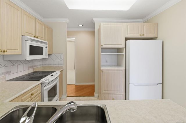 335-hirst-parksville-parksvillequalicum-19 at #106 - 335 W Hirst Avenue, Parksville, Parksville/Qualicum