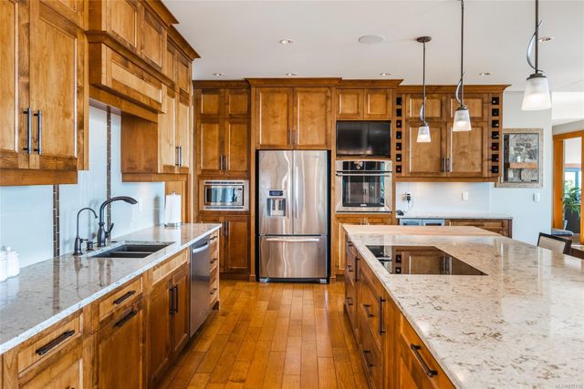 2400-chain-way-75010-38-07 at 2400 Chain Way, Nanoose, Parksville/Qualicum