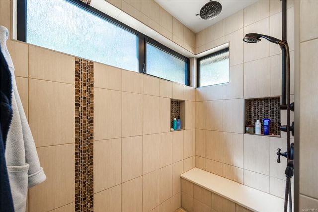 2400-chain-way-75010-38-21 at 2400 Chain Way, Nanoose, Parksville/Qualicum