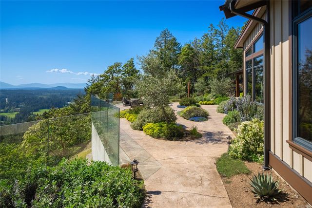 2400-chain-way-75010-38-26 at 2400 Chain Way, Nanoose, Parksville/Qualicum