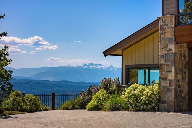 2400-chain-way-75010-38-40 at 2400 Chain Way, Nanoose, Parksville/Qualicum